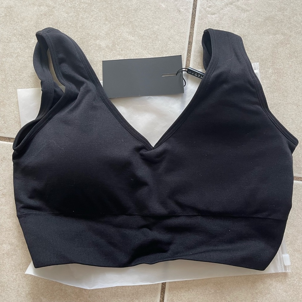 black elevate seamless bra
